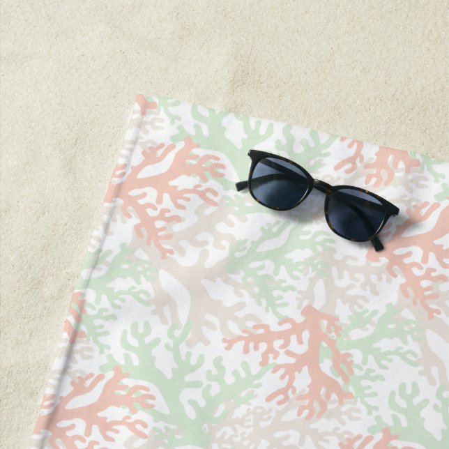 Serviette de plage Coral Overlap (En situation)