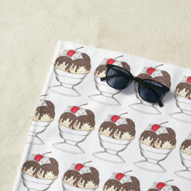 Serviette De Plage Crème glacée à chaud Fudge Sundae Crème murée Ceri (En situation)