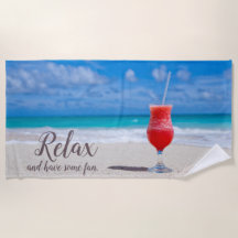 Daiquiri aux fraises congelées sur le sable du cie