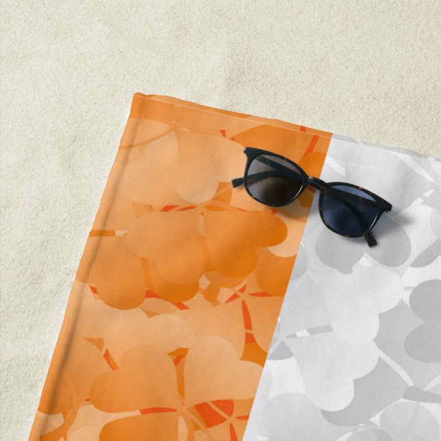 Serviette De Plage Drapeau de l'Irlande avec motif shamrock (En situation)