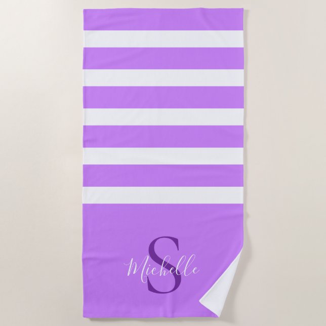 Serviette De Plage Élégant élégant Lavande rayé Nom du monogramme (Devant)