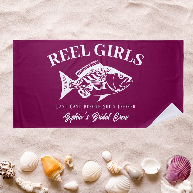 Serviette De Plage Enterrement de vie de jeune fille à la manière d'u (Bachelorette Party Gifts Reel Girls Hawaiian Fisherman Trend Fish Beach Towel Wine Color)
