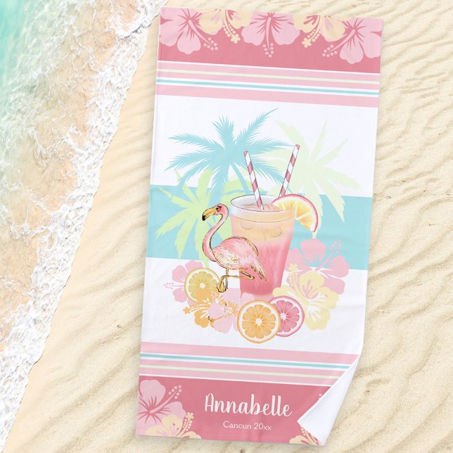 Serviette De Plage Flamant rose de cocktail tropical Monogramme (Tropical Cocktail Flamingo Beach Towel with name)