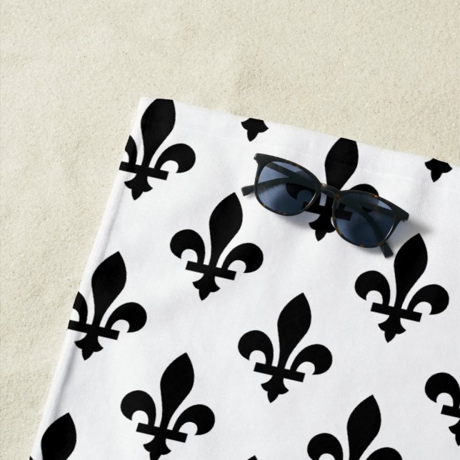 Serviette De Plage Fleur de Lis Motif, Royal French, Noir sur Blanc (En situation)