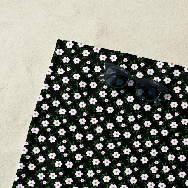 Serviette De Plage Fleurs joyeuses noires (En situation)