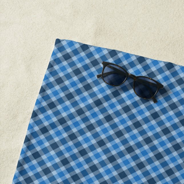 Serviette De Plage Gingham à carreaux diagonaux bleu de base/bleu béb (En situation)