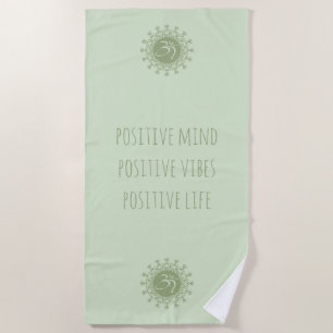 Serviette De Plage Green Om & Mandala Vibes d'esprit positif & Vie
