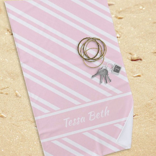 Serviette De Plage Grilles rose pâle et blanche personnalisées (Pale pink and White Striped Beach Towel to personalize for your next vacation!)