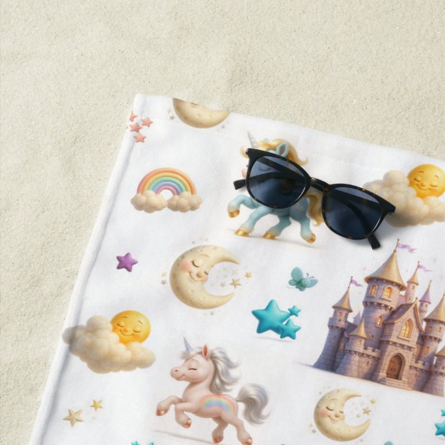Serviette De Plage Imaginaire Whimsical Pastel Unicorns et Châteaux (En situation)