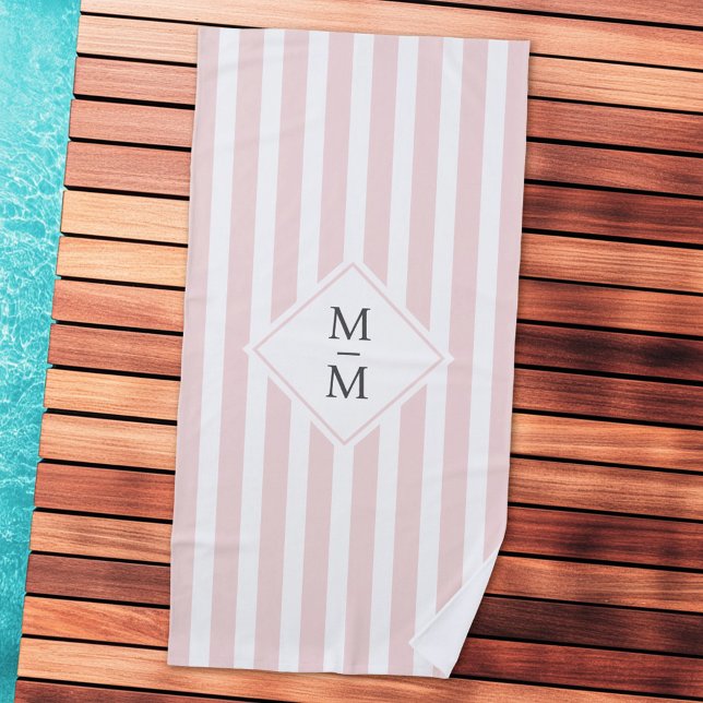 Serviette De Plage Initiales monogrammes rayures blanches pâles rose  (Monogram initials light blush pink white stripes beach towel)
