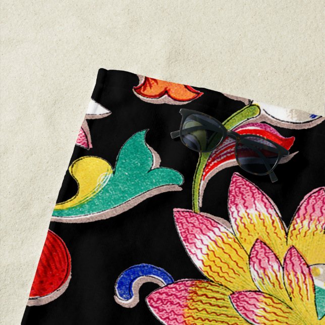 Serviette De Plage Lotus Fleurs et Vins (En situation)