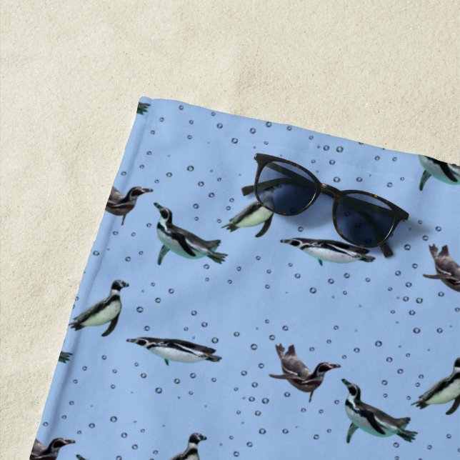 Serviette de plage Manchots pétillants (Bleu clair (En situation)