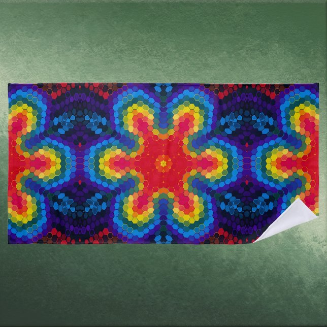 Serviette De Plage Mandala Hexagonal Rouge Jaune et Bleu (Red Yellow and Blue Hexagon Mandala Beach Towel by Wormhole Orbital)
