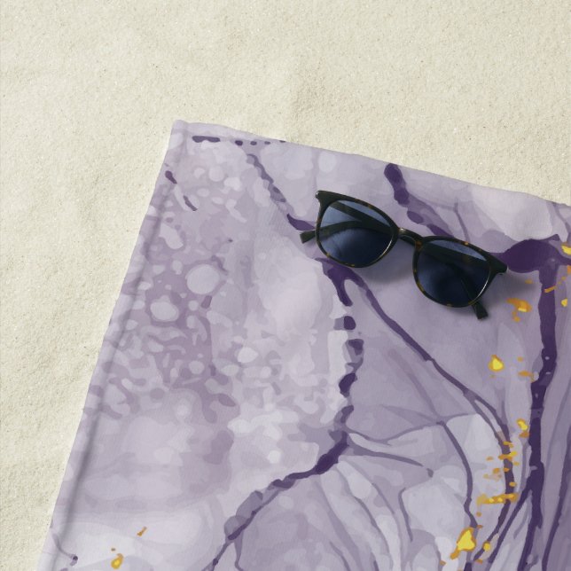 Serviette De Plage Marbre violet et or (En situation)