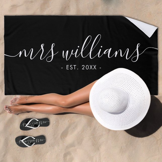 Serviette De Plage Mariage de Mme la mariée noir et blanc (Black & White Mrs Bride Wedding Beach Towel)