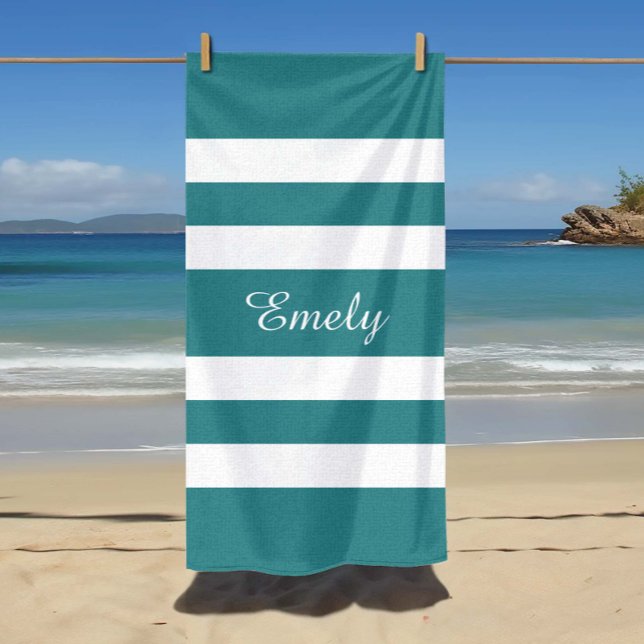 Serviette De Plage Moderne rayé vert sarcelle (Custom Name Modern Teal Green Striped Beach Towel)