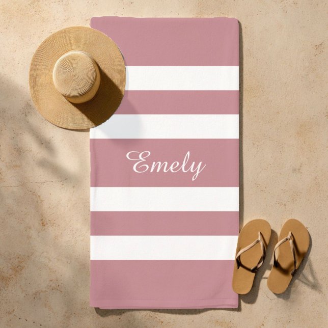 Serviette De Plage Moderne Rose Poussiéreux Rayé (Modern Dusty Pink Striped Name Beach Towel)