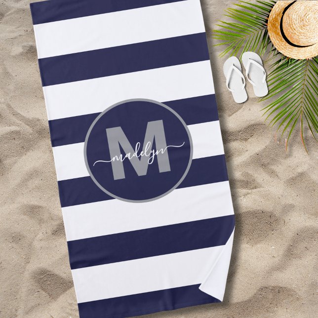 Serviette De Plage Monogramme avec rayure nautique bleu marine (Navy Blue Nautical Stripe Name Monogram Beach Towel )