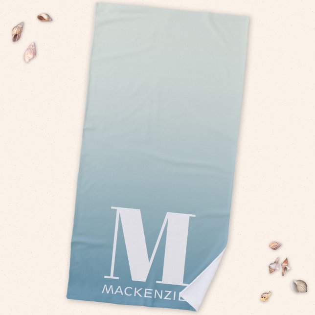 Serviette De Plage Monogramme moderne Nom initial Turquoise Aqua Grad (Modern monogram initial name personalized aqua teal blue green gradient beach towel)
