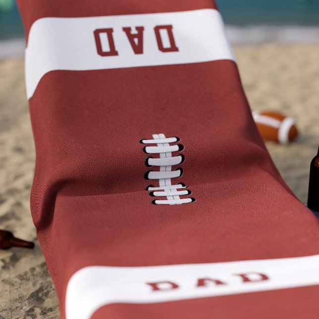 Serviette De Plage Monogramme sportif sur mesure Thème de football am (Hup! For dad's who like to play sports on the beach. Add his initials)