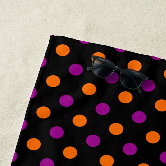 Serviette De Plage Motif à pois orange violet noir (En situation)