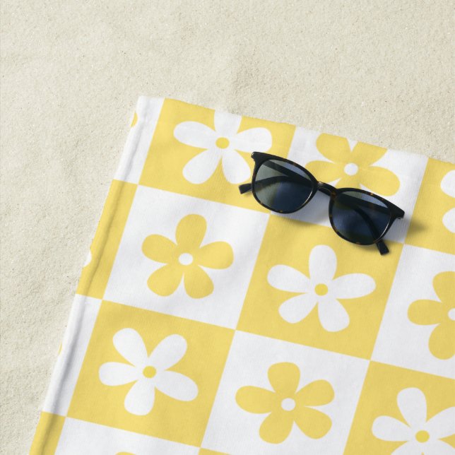 Serviette De Plage Motif caro jaune et blanc (En situation)