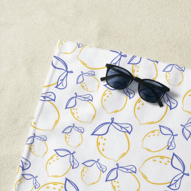 Serviette de plage Motif en citron tiré à la main (En situation)