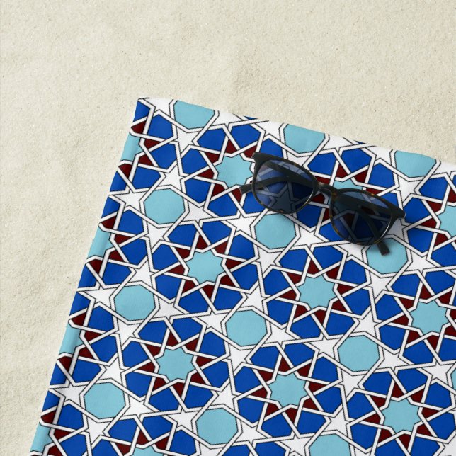 Serviette De Plage Motif marocain géométrique bleu oriental blanc (En situation)