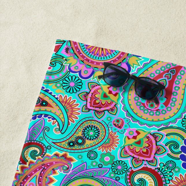 Serviette De Plage Motif Paisley de couleur vive (En situation)
