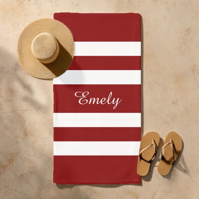 Serviette De Plage Motif rayé rouge moderne nom (Custom Name Name Modern Red Striped Pattern Beach Towel)