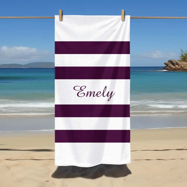 Serviette De Plage Motif rayures violettes élégant moderne Nom (Modern Elegant Purple Stripes Pattern Name Beach Towel)