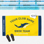 Serviette De Plage Nageur de l'équipe de natation Navy jaune personna<br><div class="desc">La conception de serviette de piscine d'équipe de natation personnalisée pour les nageurs comporte un texte personnalisé pour le prénom et le nom du nageur, le nom du club d'équipe de natation et la mascotte ou autre texte. Ajoutez le logo de votre équipe à l'image de remplacement du dauphin. La...</div>