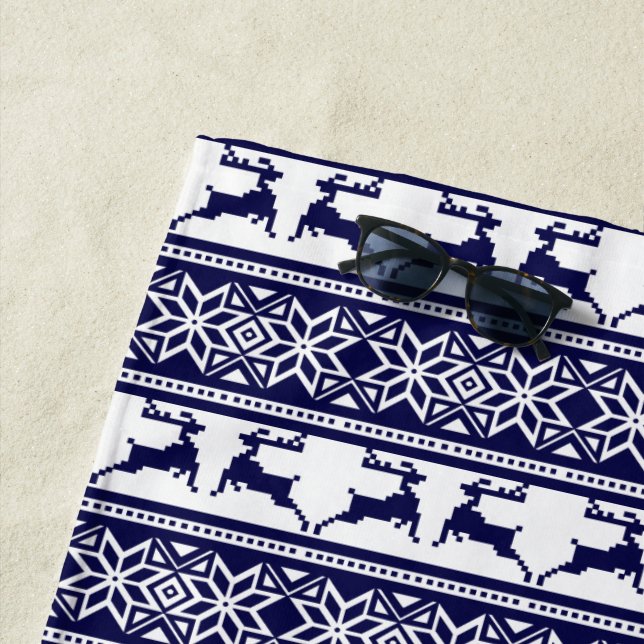Serviette De Plage Noël, le bleu et le blanc scandinave (En situation)