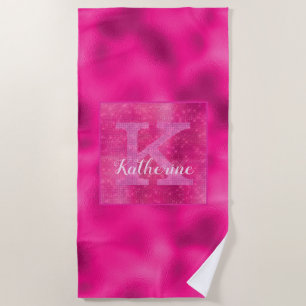 Serviette De Plage Nom du monogramme de l'éperon de losange rose-chau