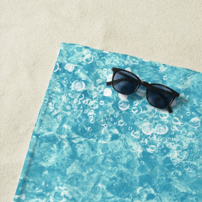 Serviette De Plage Ocean Bubbles and Currents, Blue Beach Towers (En situation)