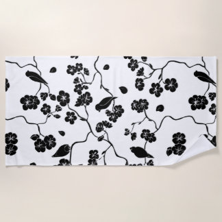 Serviette De Plage Oiseaux Motifs noirs et blancs sur les fleurs de c