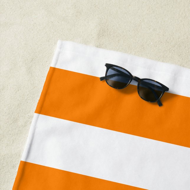 Serviette de plage orange de printemps et rayure b (En situation)