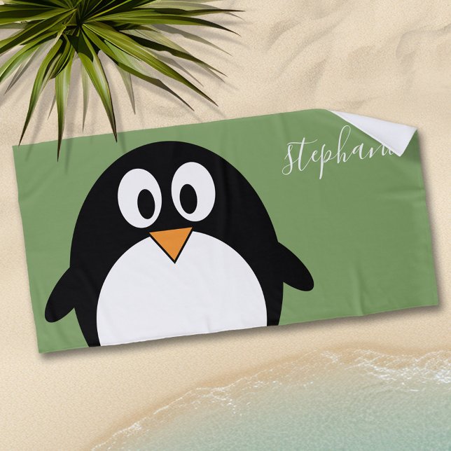 Serviette De Plage Pingouin mignon avec nom manuscrit vert Whimsical (Personalized Beach Towel - Add Name)