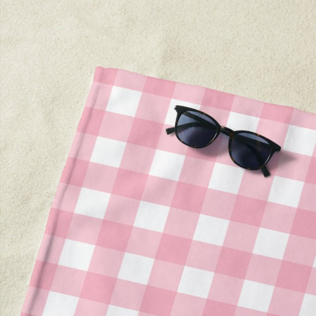Serviette De Plage Plage Motif en tableau rose et blanc (En situation)