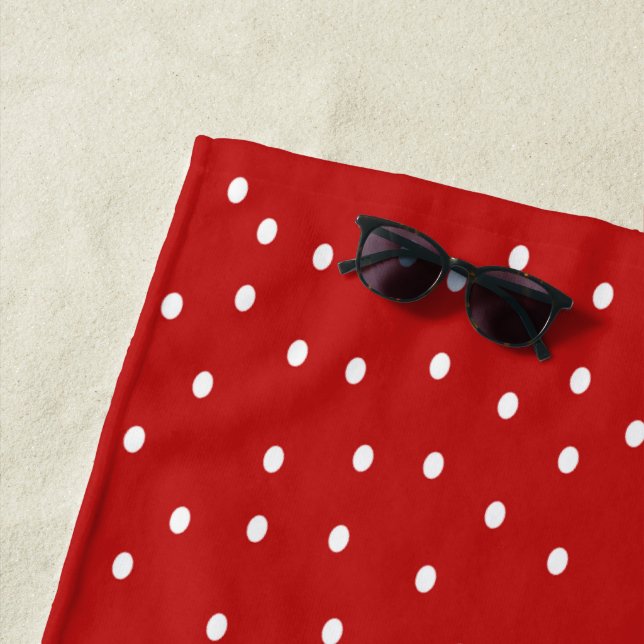 Serviette De Plage Pois classique rouge et blanc (En situation)