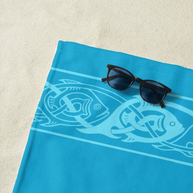 Serviette De Plage Poisson céleste dans Blue Beach Towel (En situation)
