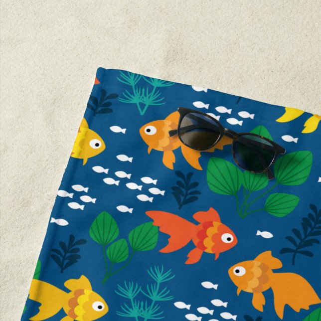 Serviette De Plage Poisson d'or dans l'aquarium (En situation)