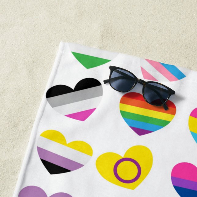 Serviette de plage Pride Hearts (En situation)