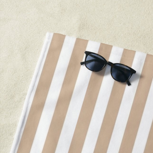 Serviette de plage printemps beige et blanc rayé (En situation)