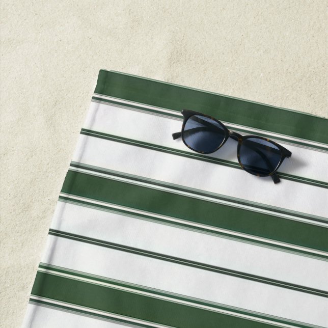 Serviette de plage printemps chasseur vert et blan (En situation)