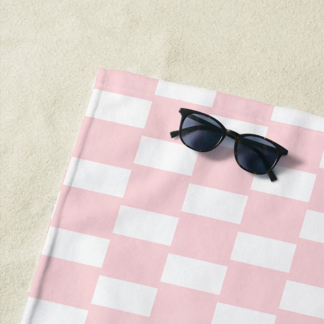 Serviette de plage printemps pastel rose et blanc  (En situation)