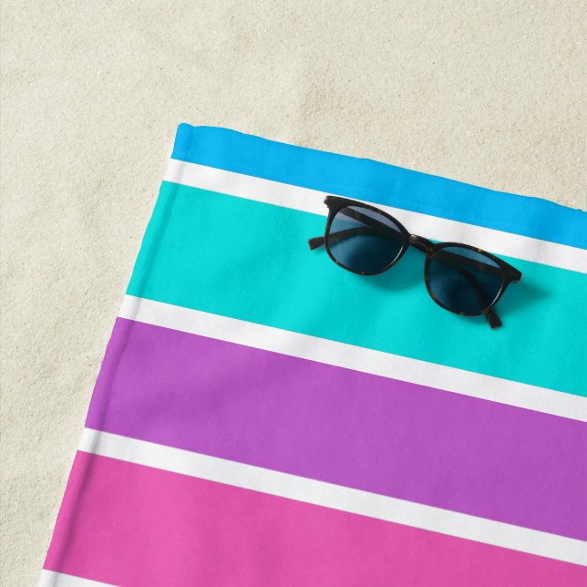 Serviette de plage Rainbow Stripe (En situation)