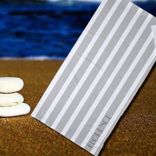 Serviette De Plage rayures de cabane gris et blanc personnalisées