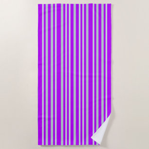 Serviette De Plage Rayures de ligne vert grisâtre sur un joli violet 