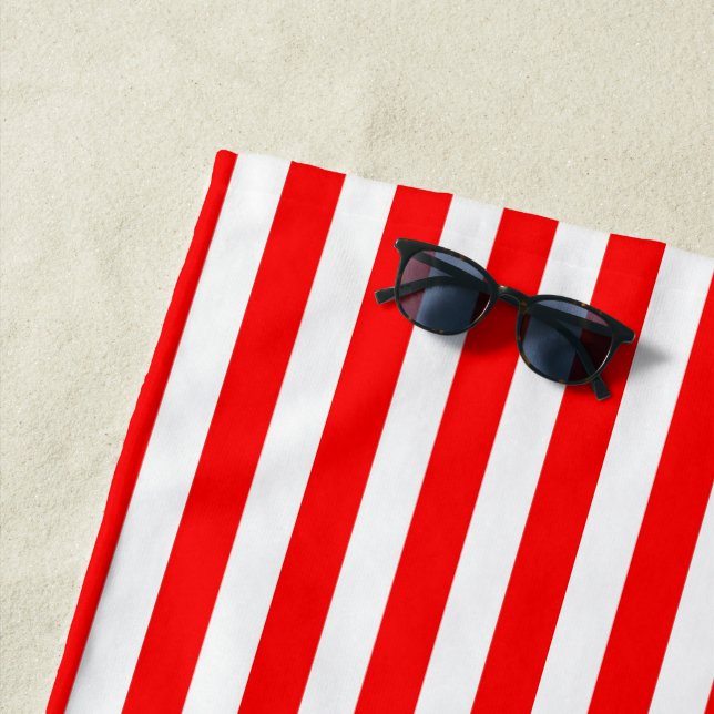 Serviette De Plage Rayures rouges et blanches (En situation)